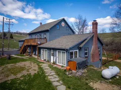2616 Whitetail Deer Dr, Bath, PA 18014