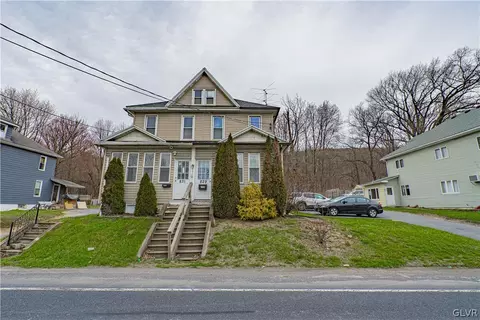 829 W Pennsylvania Ave, Pen Argyl, PA 18072