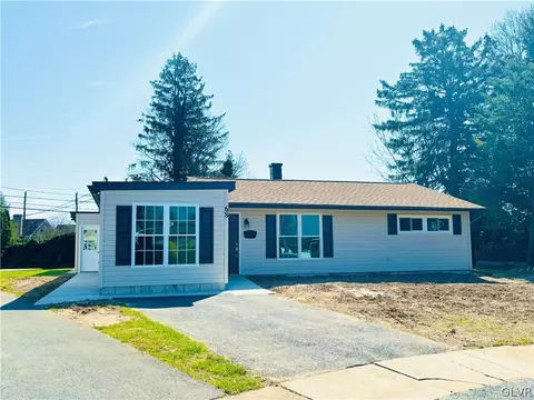 68 Saylor Cir, Coplay, PA 18037