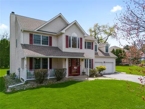 1705 Pheasant Ct, Forks Twp, PA 18040