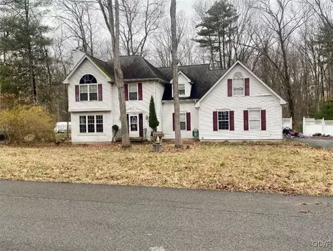 198 White Pine Trl, East Stroudsburg, PA 18301