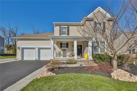 2768 Homestead Dr, Forks Twp, PA 18040