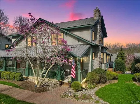 3478 Creekside Ct, Hellertown, PA 18055