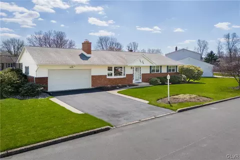 7620 Catalpa Dr, Macungie, PA 18062