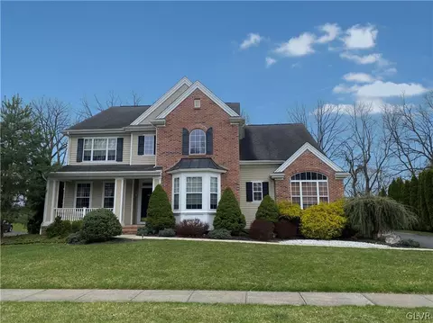 824 Ramblewood Dr, Forks Twp, PA 18040