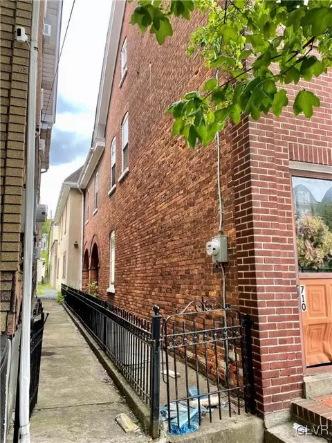 708 E 5th St, Bethlehem, PA 18015 photo 3