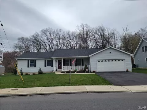 544 Alpha Rd, Wind Gap, PA 18091