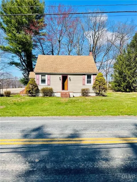 1466 Bushkill Center Rd, Nazareth, PA 18064