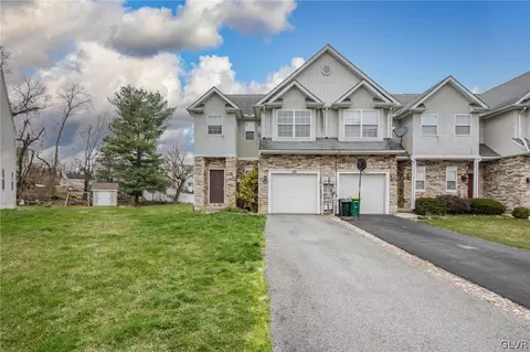 226 Maple Ct, Alburtis, PA 18011