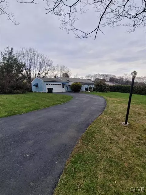 2360 Edgemore Ave, Palmer Township, PA 18045