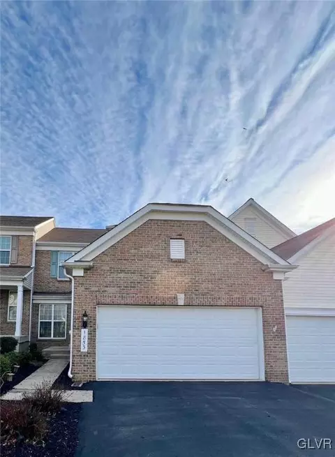 1853 Emerald Dr, South Whitehall Twp, PA 18069