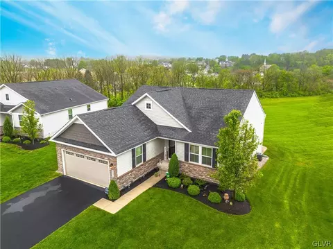 4233 Cypress Ln, Whitehall, PA 18052