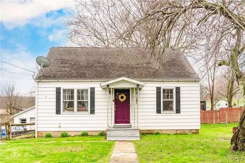 5156 Spruce Rd, Emmaus, PA 18049