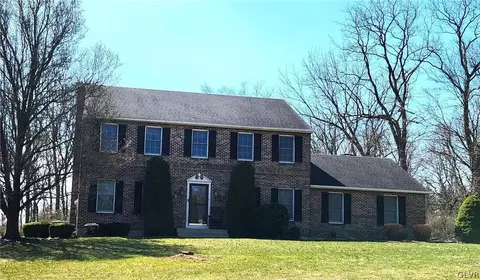 5821 Shady Ln, Nazareth, PA 18064