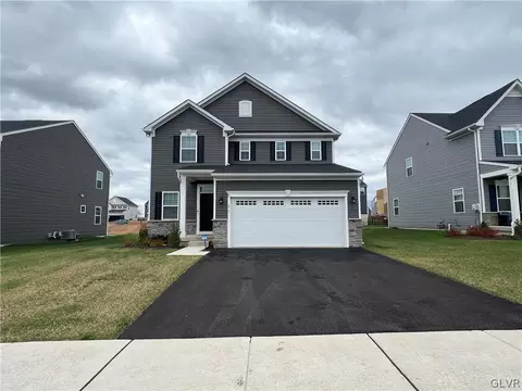 815 Blackheath Ln, Catasauqua, PA 18032