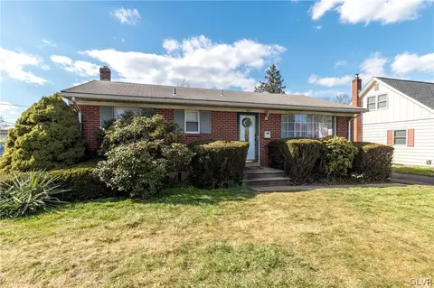 867 Poplar Rd, Hellertown, PA 18055