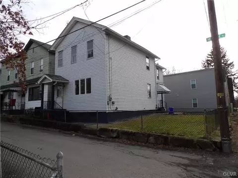 303 Neptune Pl, Scranton, PA 18505