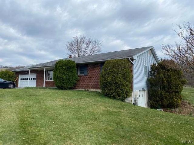607 Hawk Mountain Rd, Kempton, PA 19529