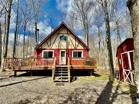 5363 Conoquenissing Dr, Coolbaugh Twp, PA 18347