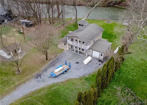 450 Creek Ln, Lenhartsville, PA 19534