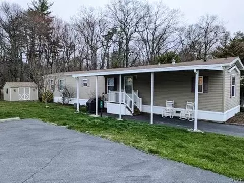 14 E Zimmer Dr, Lehigh Twp, PA 18088
