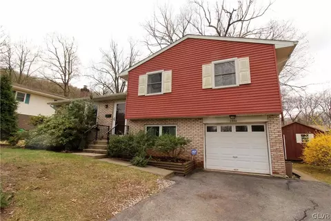 2552 S 6th St, Allentown, PA 18103