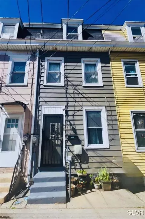 935 Monroe St, Allentown, PA 18102