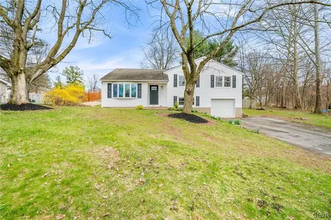 926 Fairmont Rd, Riegelsville, PA 18077