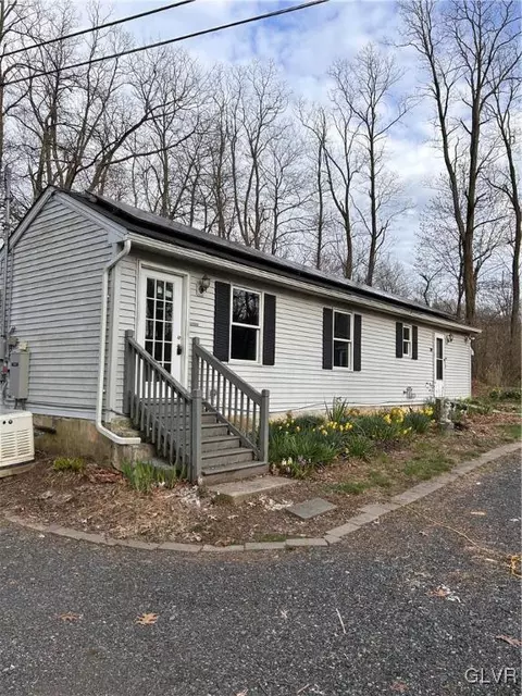 4210 S 5th St, Emmaus, PA 18049