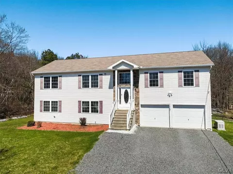117 Ash Dr, Long Pond, PA 18334