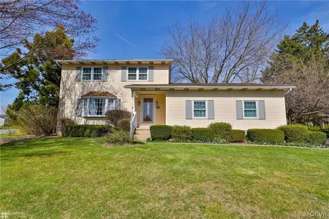444 Gail Dr, Nazareth, PA 18064