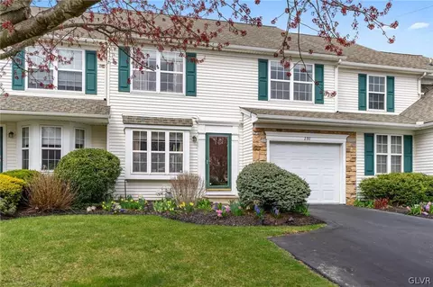 292 Park Ridge Dr, Forks Twp, PA 18040