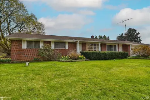 5571 New St, Wescosville, PA 18106