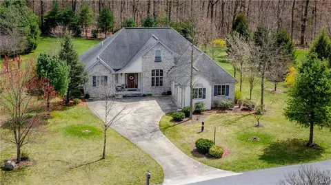 72 S Red Oak Ter, New Ringgold, PA 17960