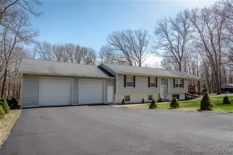 110 Mountain Ct, Lehighton, PA 18235