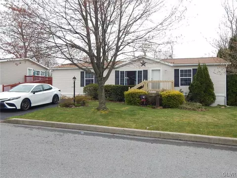 4191 Heritage Ln, Walnutport, PA 18088