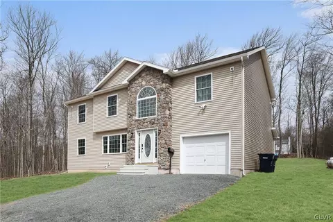 2841 Oak View Ln, Coolbaugh Twp, PA 18466