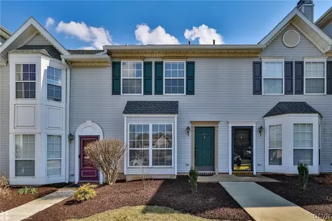 1917 Willings Ln, Hellertown, PA 18055