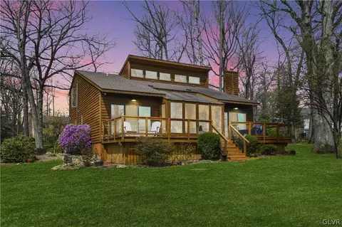 5218 Foxcroft, Schnecksville, PA 18078