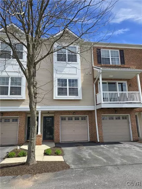 7090 Pioneer Dr, Macungie, PA 18062