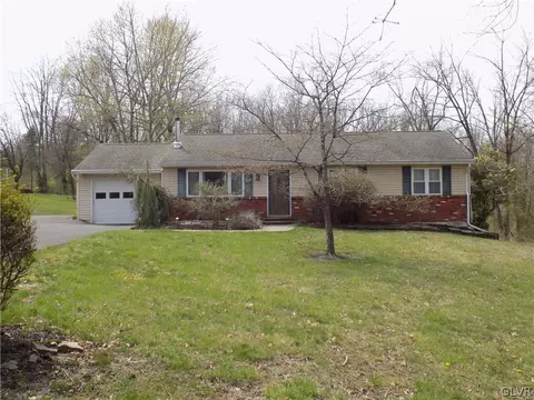 1422 W Schwenkmill, Perkasie, PA 18944