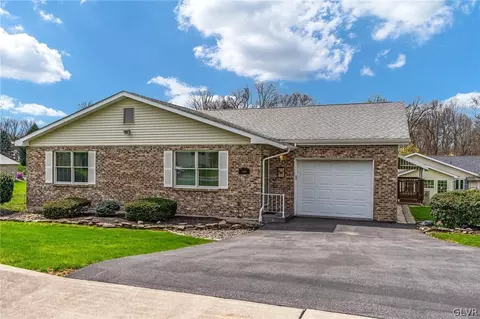 4160 Champagne Dr, Emmaus, PA 18049