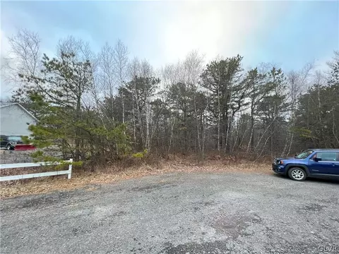 311 Candle Dr, Tunkhannock Twp, PA 18610