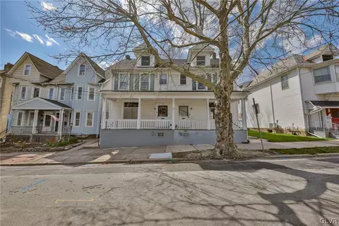 47 N Broad St, Nazareth, PA 18064