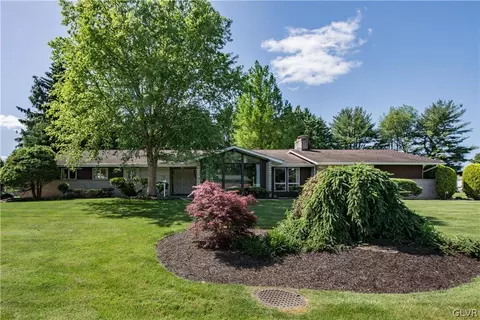975 Wedgewood Rd, Bethlehem, PA 18017