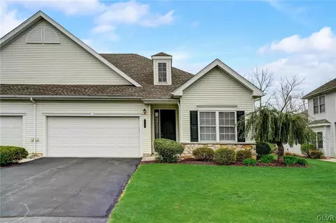 2728 Terrwood Dr E, Macungie, PA 18062