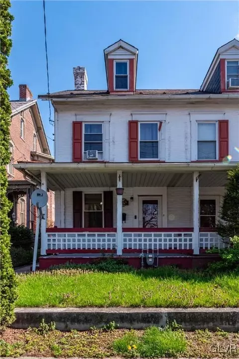 23 Front St, Catasauqua, PA 18032