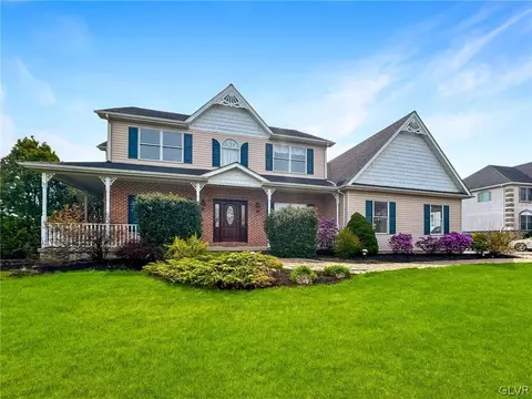 5518 Summit St, Whitehall, PA 18052