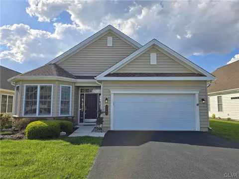 4403 Allegiant St, Center Valley, PA 18034