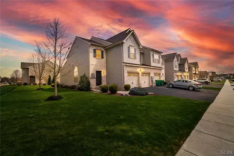 648 Mulberry Dr, Nazareth, PA 18064